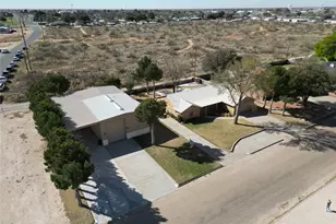 1015 1017 E Tascosa Ave, Kermit, TX 79745 - Photo 2