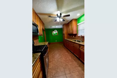134 Weatherly Way, Houston, TX 77022 - Photo 22