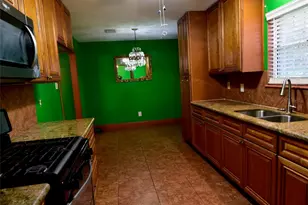 134 Weatherly Way, Houston, TX 77022 - Photo 22