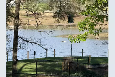 415 W Lake Drive, Livingston, TX 77351 - Photo 2