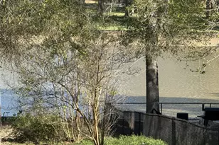 415 W Lake Dr, Livingston, TX 77351 - Photo 4