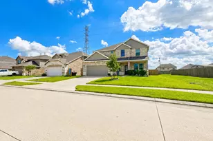 377 Selah Ct, Alvin, TX 77511 - Photo 2