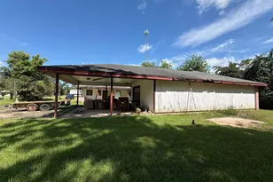 611 Live Oak St, Jones Creek, TX 77541 - Photo 4