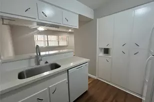 3520 Garrott, Houston, TX 77006 - Photo 4
