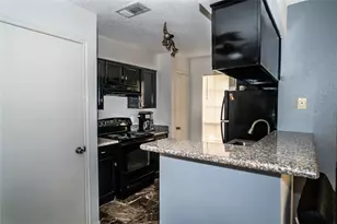 1515 Sandy Springs Rd, Houston, TX 77042 - Photo 4