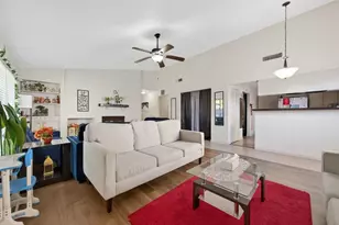 10423 Permian Dr, Sugar Land, TX 77498 - Photo 6