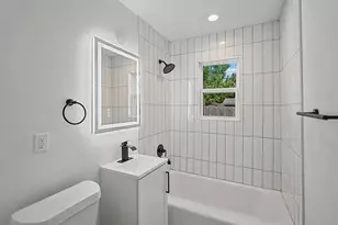 5823 Pershing St, Houston, TX 77033 - Photo 8