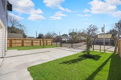 3617 Mainer Street #A/B, Houston, TX 77021 - Photo 6