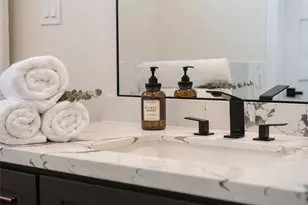 913 Thompson St, Houston, TX 77007 - Photo 34