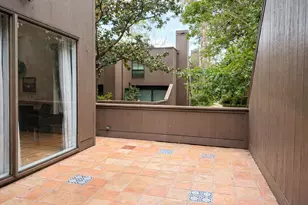 35 Litchfield Ln, Houston, TX 77024 - Photo 22