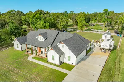 206 Black Oak Dr, Angleton, TX 77515 - Photo 4