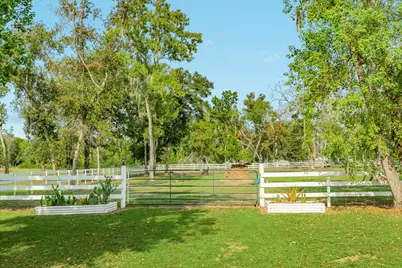 206 Black Oak Dr, Angleton, TX 77515 - Photo 40