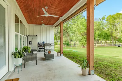 206 Black Oak Dr, Angleton, TX 77515 - Photo 38