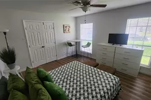 9654 Meadowland Dr, Houston, TX 77063 - Photo 10