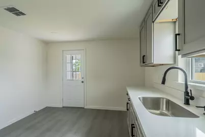 7821 Ethel Street, Houston, TX 77028 - Photo 10