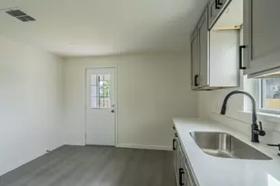 7821 Ethel St, Houston, TX 77028 - Photo 10