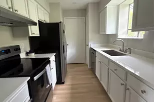 9797 Leawood Blvd, Houston, TX 77099 - Photo 2