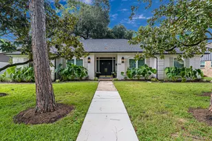 5827 Dumfries Dr, Houston, TX 77096 - Photo 4