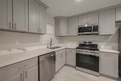 5755 Heron Drive, Houston, TX 77033 - Photo 12