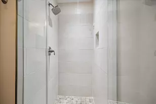 1001 Van Buren St, Houston, TX 77019 - Photo 10