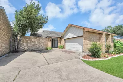 1723 Plumbwood Way, Houston, TX 77058 - Photo 2