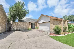 1723 Plumbwood Way, Houston, TX 77058 - Photo 2
