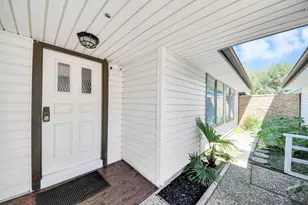 1723 Plumbwood Way, Houston, TX 77058 - Photo 6