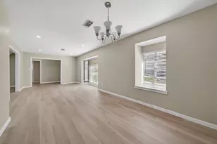 702 Rosewood Dr, Baytown, TX 77520 - Photo 10