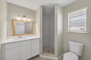 702 Rosewood Dr, Baytown, TX 77520 - Photo 42