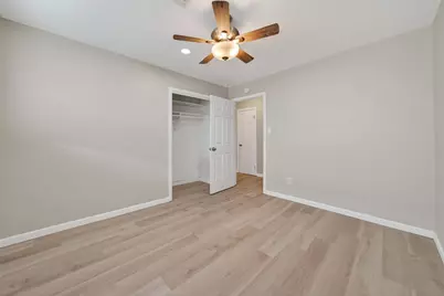 702 Rosewood Drive, Baytown, TX 77520 - Photo 36