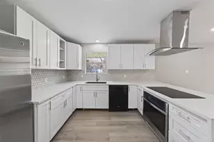 702 Rosewood Dr, Baytown, TX 77520 - Photo 22