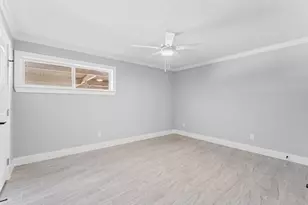 8110 Albacore Dr, Houston, TX 77074 - Photo 10