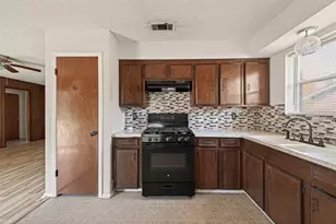 408 Mahan St, Wharton, TX 77488 - Photo 20