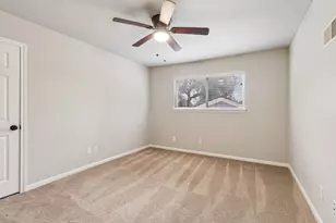 10647 Hazelhurst Dr, Houston, TX 77043 - Photo 28