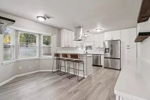 10647 Hazelhurst Dr, Houston, TX 77043 - Photo 10