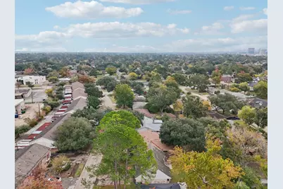 10647 Hazelhurst Drive, Houston, TX 77043 - Photo 38