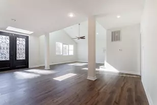 14102 Briarhills Pkwy, Houston, TX 77077 - Photo 6