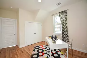 1548 W 23rd St, Houston, TX 77008 - Photo 2