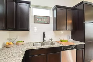 1548 W 23rd St, Houston, TX 77008 - Photo 8