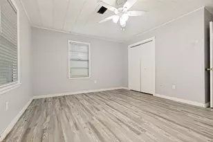 302 Bowie St, West Columbia, TX 77486 - Photo 14
