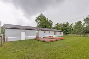 302 Bowie St, West Columbia, TX 77486 - Photo 20