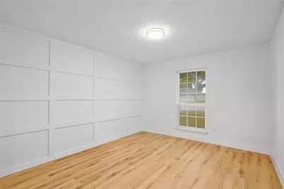 615 S 7th Street, La Porte, TX 77571 - Photo 4