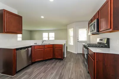 5711 Latta Plantation Drive, Katy, TX 77449 - Photo 4