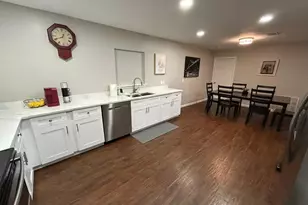 1405 3rd Ave N, Texas City, TX 77590 - Photo 2