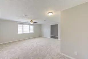 1009 Susan St, Dayton, TX 77535 - Photo 4