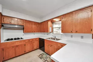 9006 Springview Ln, Houston, TX 77080 - Photo 12