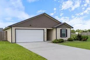 705 Flycatcher Dr, Palacios, TX 77465 - Photo 2