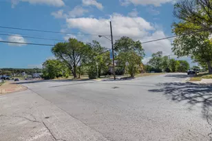 201 S Porter St, Caldwell, TX 77836 - Photo 8