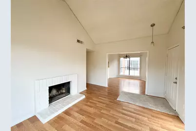 10156 Waterstone Drive, Houston, TX 77042 - Photo 2