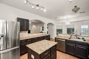 2313 Champion Dr, Pearland, TX 77581 - Photo 4